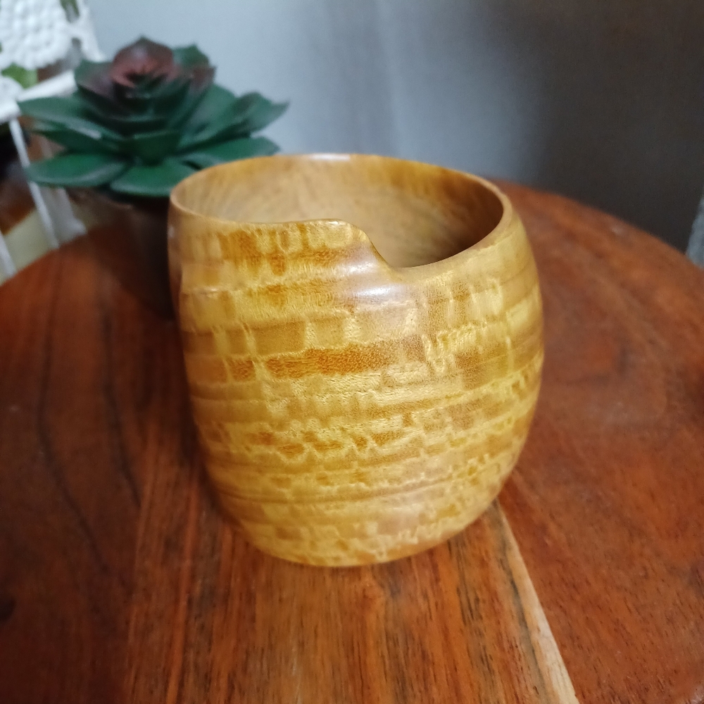 Elegant Wooden Bracelet - Picture 2 of 10